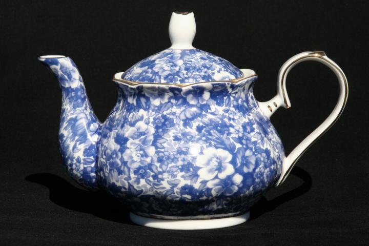 Blue Meadow 4 Cup Teapot